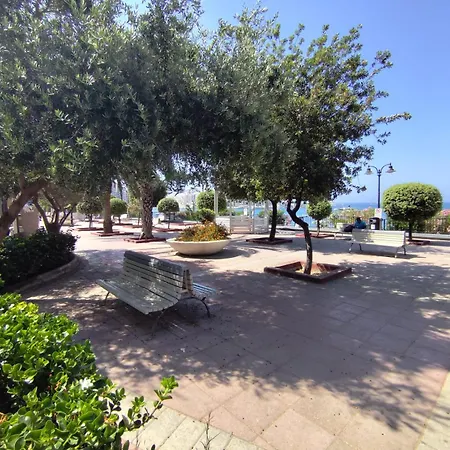 Seafront Escape 公寓